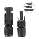 Conector MC4 para instalaciones solares, resistente y eficiente.